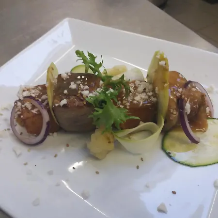 ホテル Bourgade
