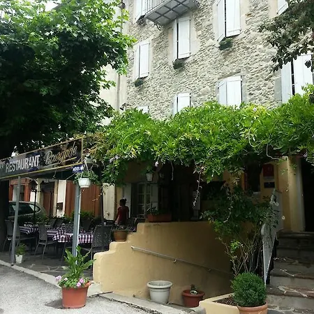 Bourgade ホテル
